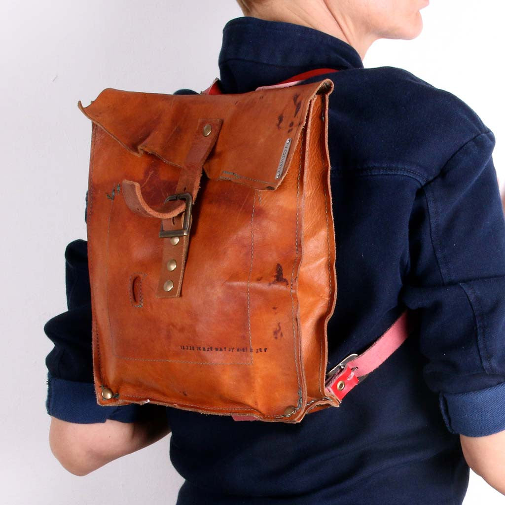 Tas 48